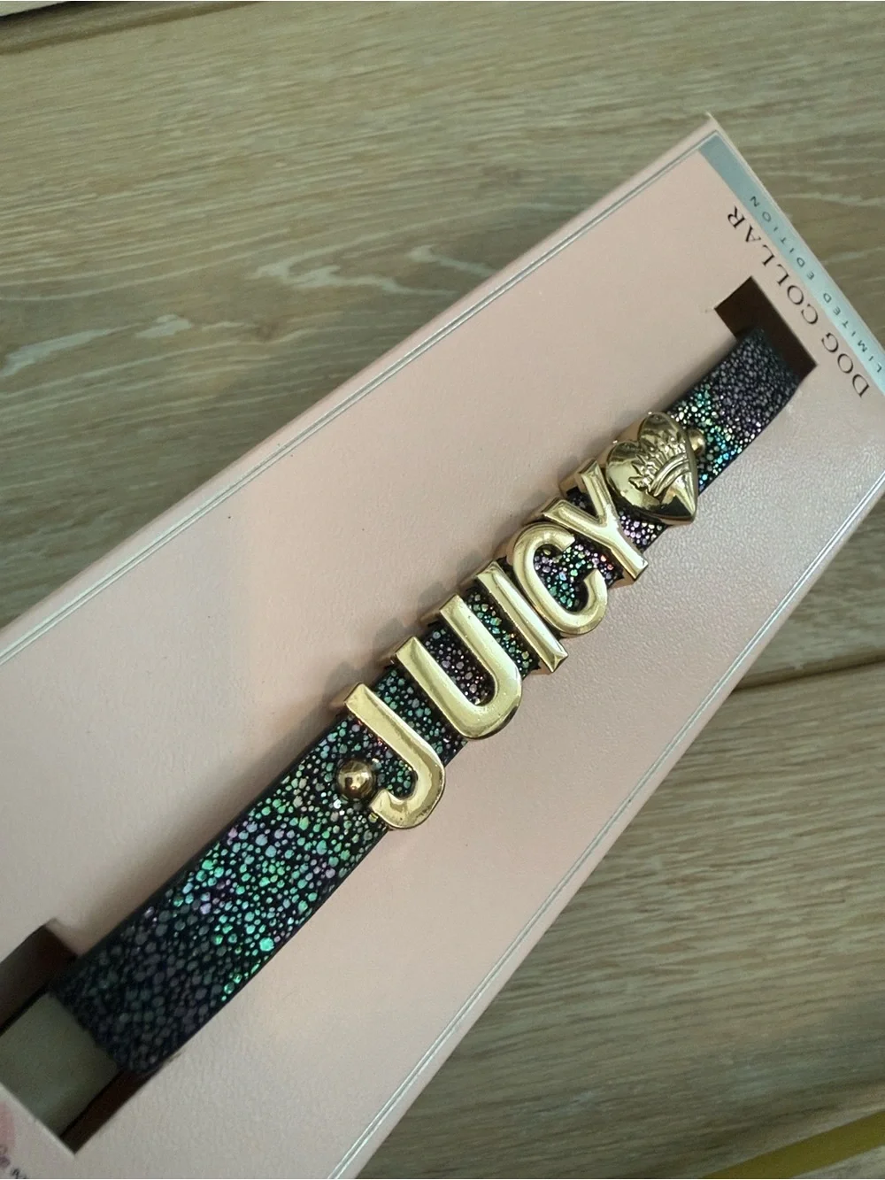 Juicy Couture Glitter Dog Collar with Gold Logo - m